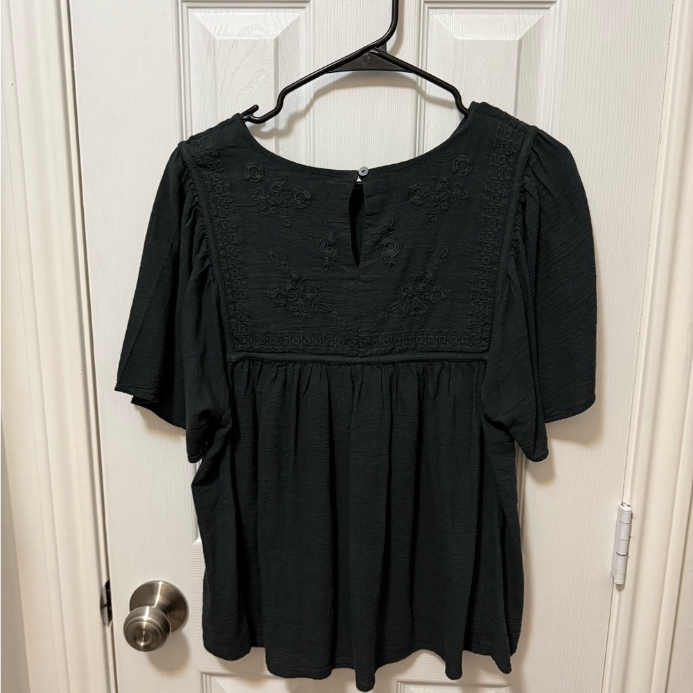 Lucky Brand embroidered flowy summer top - Picture 3 of 5
